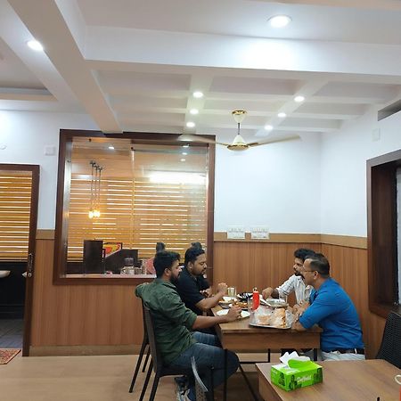 Blue Bell Cochin Airport Hotel Nedumbassery Eksteriør billede